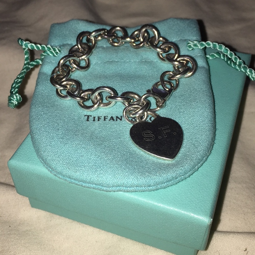 TIFFANY & CO. SILVER HEART BRACELET W/ INITIAL SF